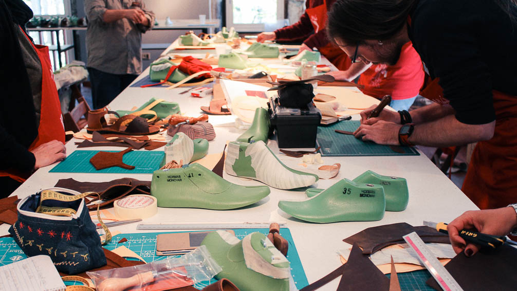 Diseño y patronaje de calzado: pasos iniciales para la elaboración de tus sandalias artesanales